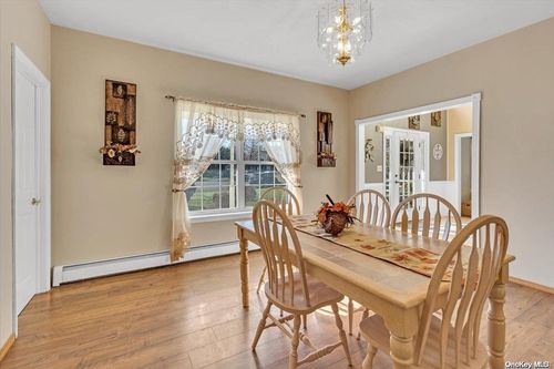 2 Bluegrass Ct, Aquebogue, NY, 11931-2017 | Card Image