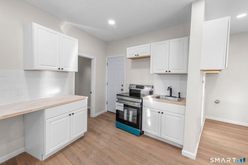 26 Mclean St, Hartford, CT, 06114-2625 | Card Image