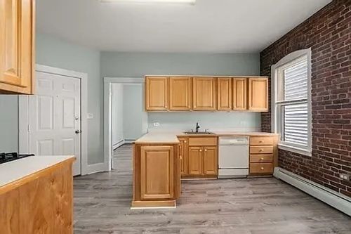3-100 4th av 100 4th Ave, Lowell, MA, 01854 | Card Image