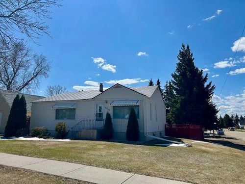 5036 51 Ave, Bashaw, AB, T0B0H0 | Card Image