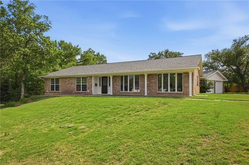 2104 Carter Creek Pkwy, Bryan, TX, 77802-1807 | Card Image