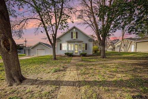 154 W 3rd St, Wahoo, NE, 68066-1810 | Card Image