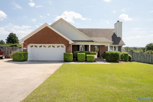 306 Steakley Rd, New Market, AL, 35761-7604 | Card Image