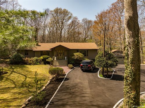 6 Maplewood Dr, Northport, NY, 11768-3432 | Card Image