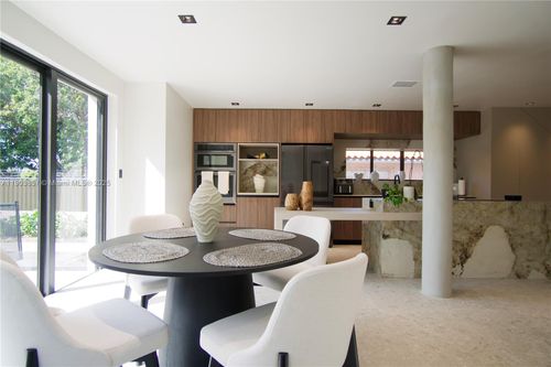 1820 Sw 10th St, MIAMI, FL, 33135-5106 | Card Image