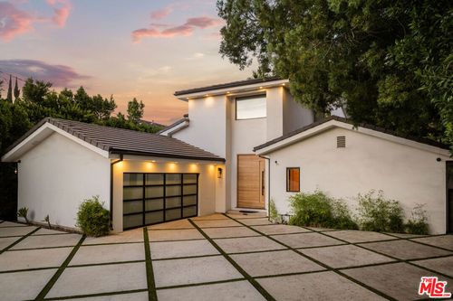 5062 Woodley Ave, Encino, CA, 91436-1411 | Card Image