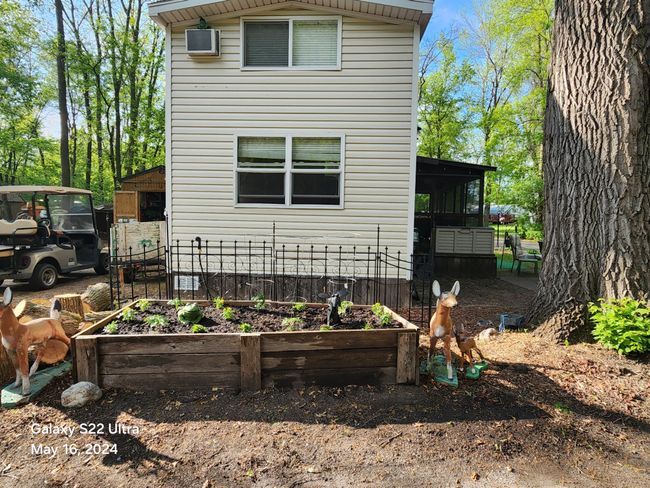 Unit 428 comes with a raised bed for your veggies to grow | Image 20