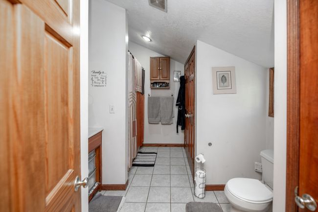 307 N Logan St, House other with 3 bedrooms, 2 bathrooms and 2 parking in Deer Creek IL | Image 16