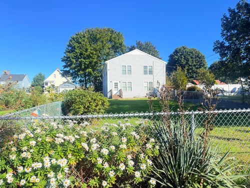 53 Cosey Beach Rd, East Haven, CT, 06512-4619 | Card Image