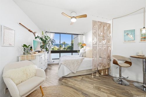 ii718-300 Wai Nani Way, Honolulu, HI, 96815-3983 | Card Image