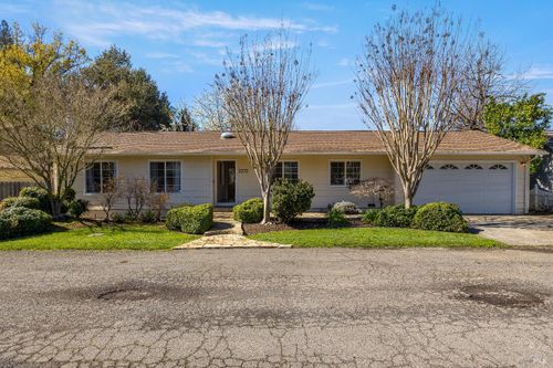 2272 W Park Avenue, Napa, CA, 94558 | Card Image