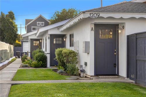 1209 Florida St, Huntington Beach, CA, 92648-4138 | Card Image