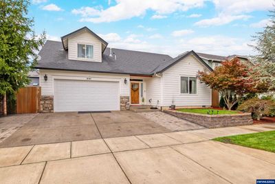 4141 Geranium Av Ne, House other with 4 bedrooms, 3 bathrooms and null parking in Salem OR | Image 1