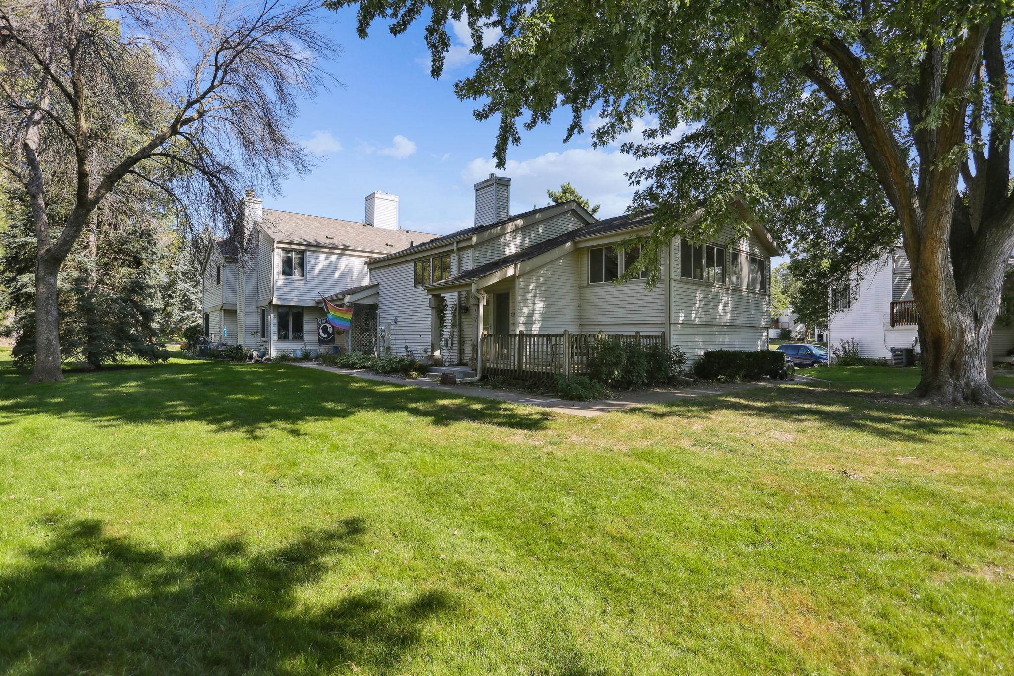 Cambria Ct, Saint Paul, MN 55125