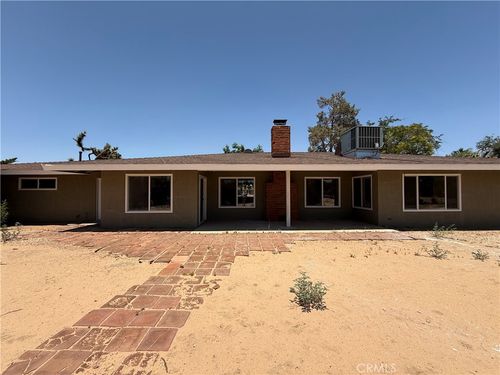 20219 Osseo Rd, Apple Valley, CA, 92308-4420 | Card Image
