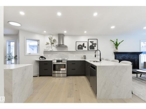 129 Ironwood Pl Nw, Edmonton, AB, T6J6R4 | Card Image