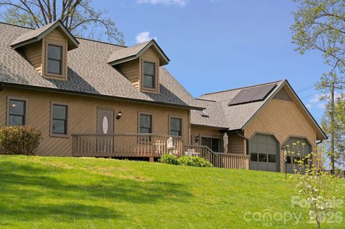 100 Forest Park Dr, Hendersonville, NC, 28792-9311 | Card Image