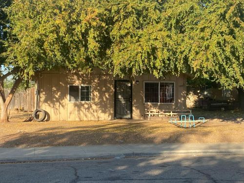 1051 12th St, Orange Cove, CA, 93646-2326 | Card Image