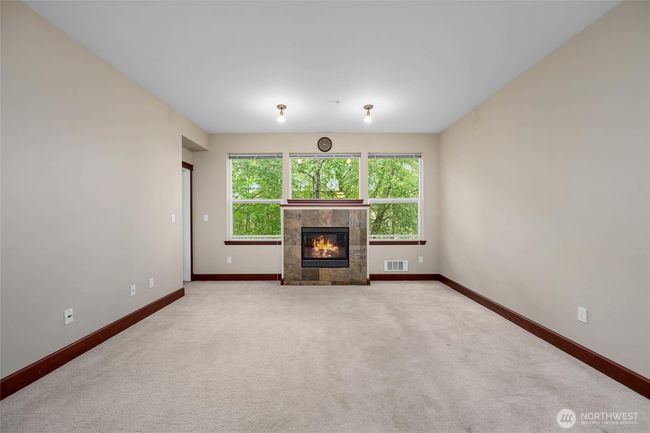 Living Room | Image 9