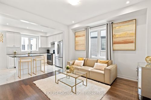 28 Canvas Crescent, Welland, ON, L3B0P4 | Card Image