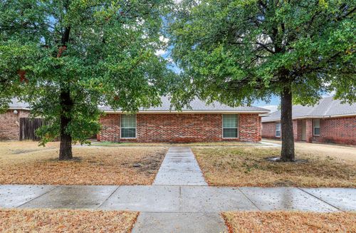 925 Potomac Dr, Lancaster, TX, 75134-2007 | Card Image