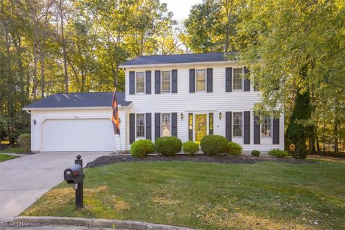 688 Greenwood Ct, Sagamore Hills, OH, 44067-2520 | Card Image