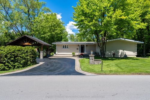 3 Briarcliffe Dr, Gloucester, ON, K1J6E3 | Card Image