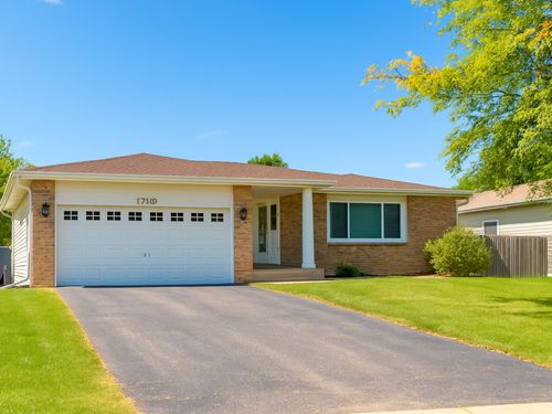 1302 Lorelei Dr, Zion, IL, 60099-1934 | Card Image