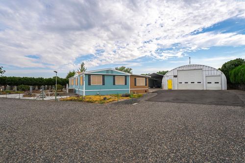 228 Apple Ln, Burbank, WA, 99323-9549 | Card Image