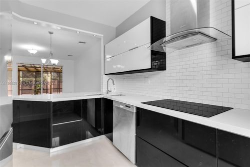 30 Se 6th Rd, Homestead, FL, 33030-6293 | Card Image