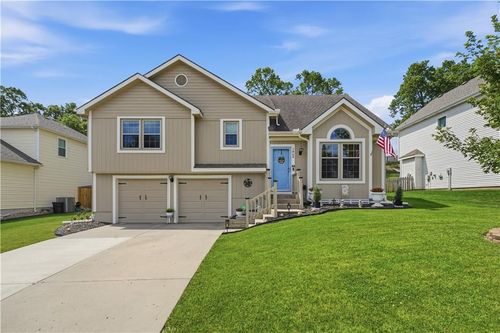 1404 Fox Run Trl, Platte City, MO, 64079-7643 | Card Image