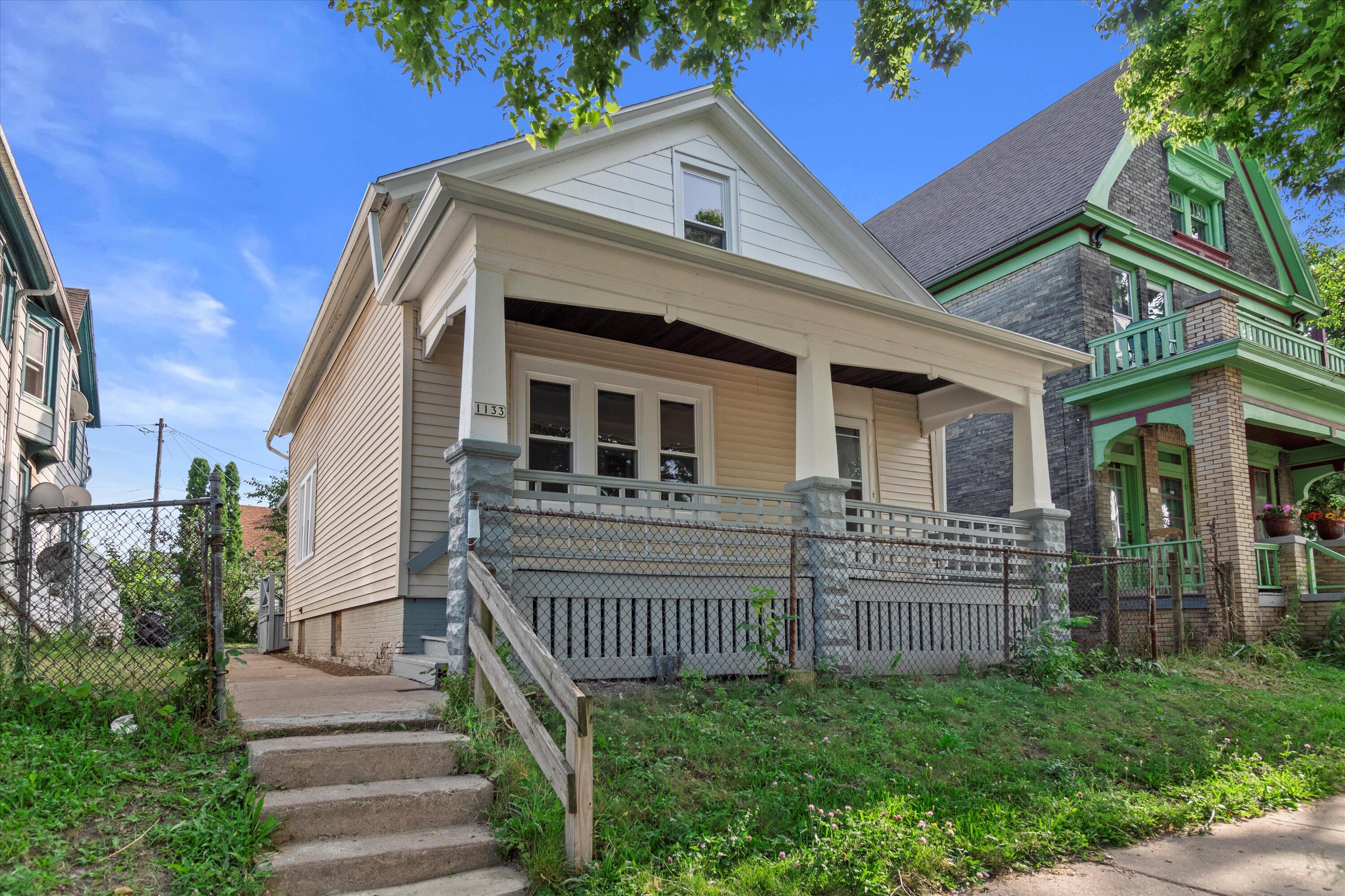 Washington St, Milwaukee, WI 53204