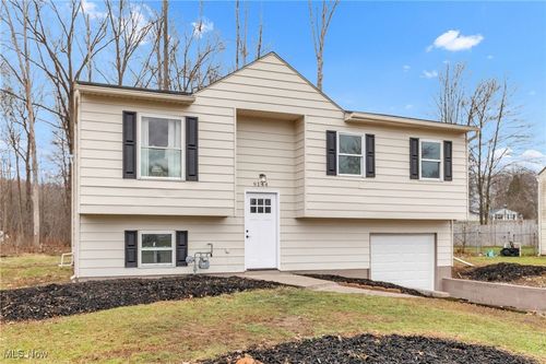 9144 Hickory Cir, Windham, OH, 44288-1422 | Card Image