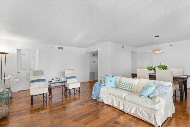 APT-205 - 19800 Sandpointe Bay Dr, Condo with 2 bedrooms, 3 bathrooms and null parking in Tequesta FL | Image 9