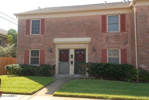 911 Colonial Ct, Indian Harbour Beach, FL, 32937-2613 | Card Image