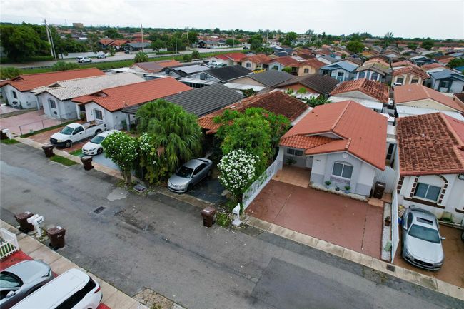 2846 W 75 Th Ter, House other with 3 bedrooms, 2 bathrooms and null parking in Hialeah FL | Image 8
