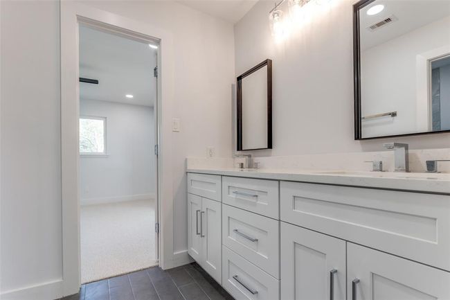 Jack and Jill bath | Image 27