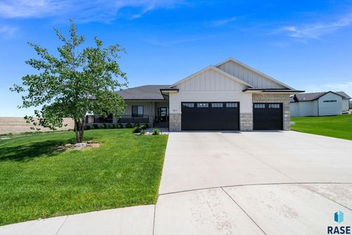 7317 E Misty Knoll Cir, Sioux Falls, SD, 57110-3314 | Card Image