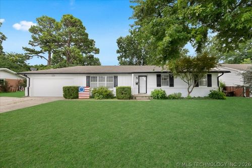 340 Se 15th St, Pryor, OK, 74361-8070 | Card Image