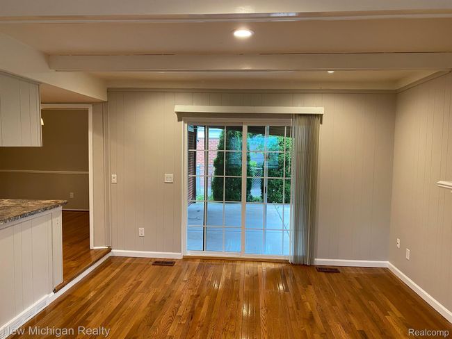 2826 Rhodes Dr, House other with 3 bedrooms, 2 bathrooms and null parking in Troy MI | Image 9