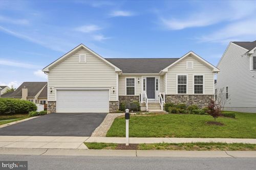 109 Shallow Creek Dr, RANSON, WV, 25438-4039 | Card Image