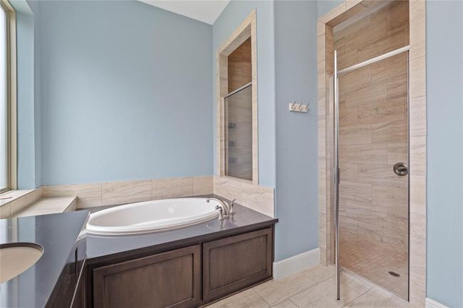 10226 Grape Creek Grove Ln, House other with 5 bedrooms, 6 bathrooms and 3 parking in Cypress TX | Image 24