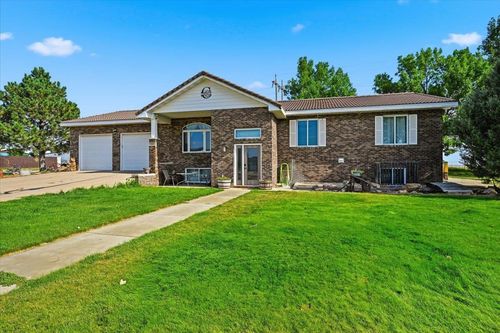 1301 Hilltop Cir, Belle Fourche, SD, 57717-1614 | Card Image