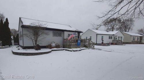 759 Chippewa St, Mount Clemens, MI, 48043-3035 | Card Image