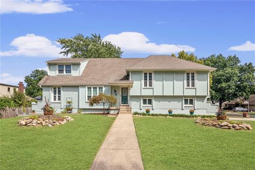 403 Se Richardson Pl, Lee's Summit, MO, 64063-3239 | Card Image