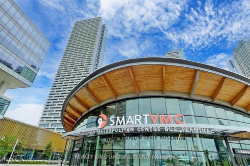 4002-898 W Portage Master Bedrm Parkway W, Vaughan, ON, L4K3Y8 | Card Image