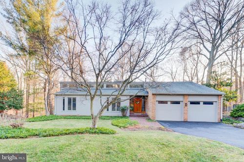 8610 Hidden Hill Ln, Rockville, MD, 20854-4225 | Card Image