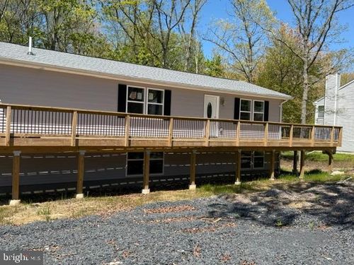 224 Kensington Dr, Lehman, PA, 18324-8133 | Card Image