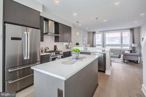 520 Fairmount Ave, PHILADELPHIA, PA, 19123-2864 | Card Image