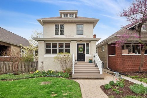 811 Clarence Ave, Oak Park, IL, 60304-1307 | Card Image